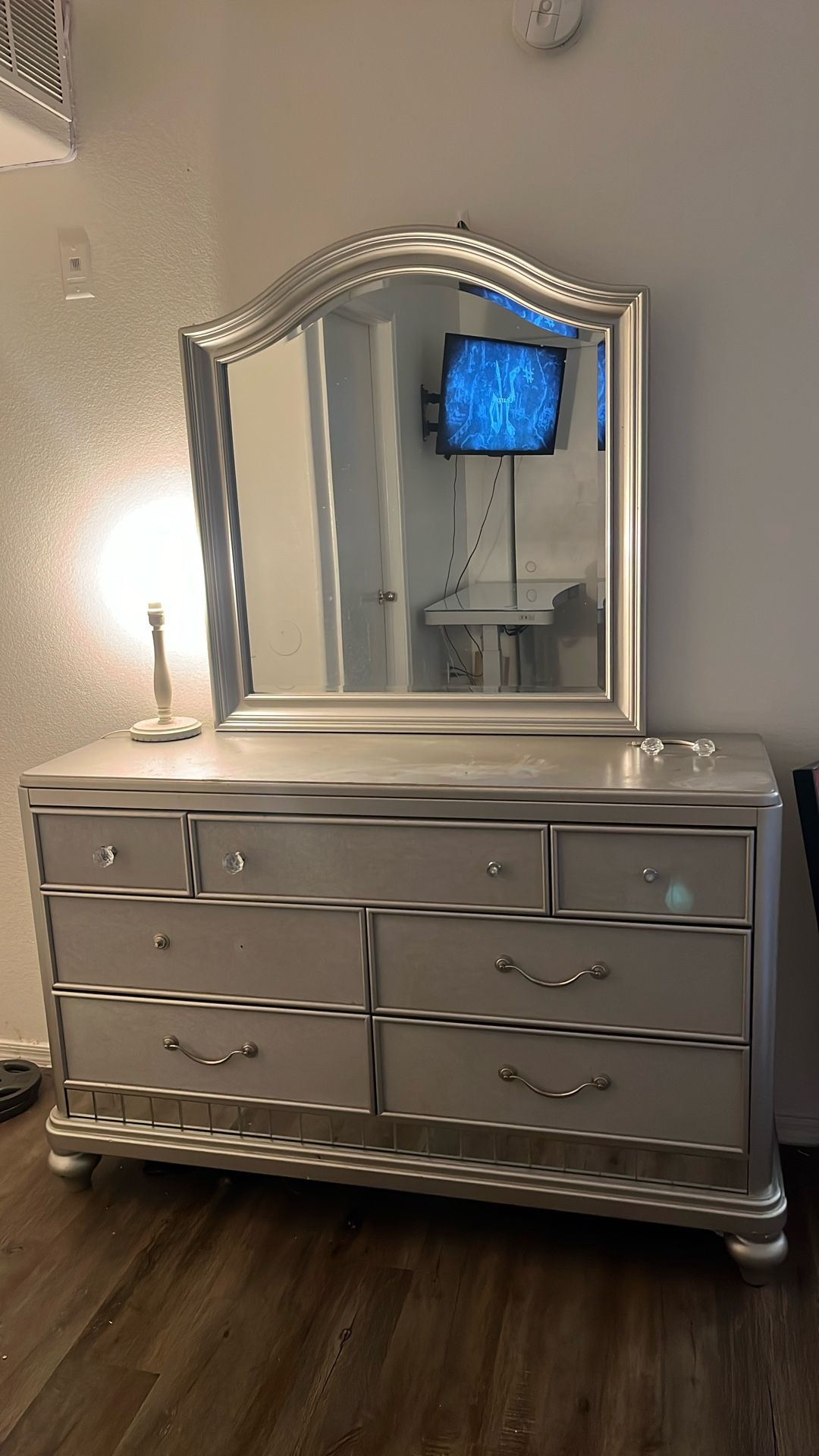 Vanity Dresser 