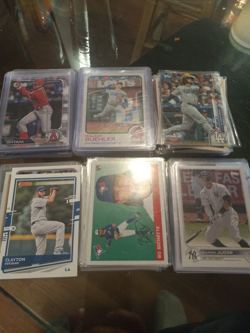 85 Baseball Cards Mixed Players