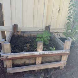  Wooden planter 