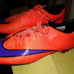 Soccer Nike  Kleets $20
