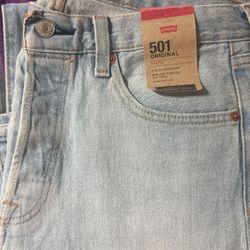 Levis Size (33x32)