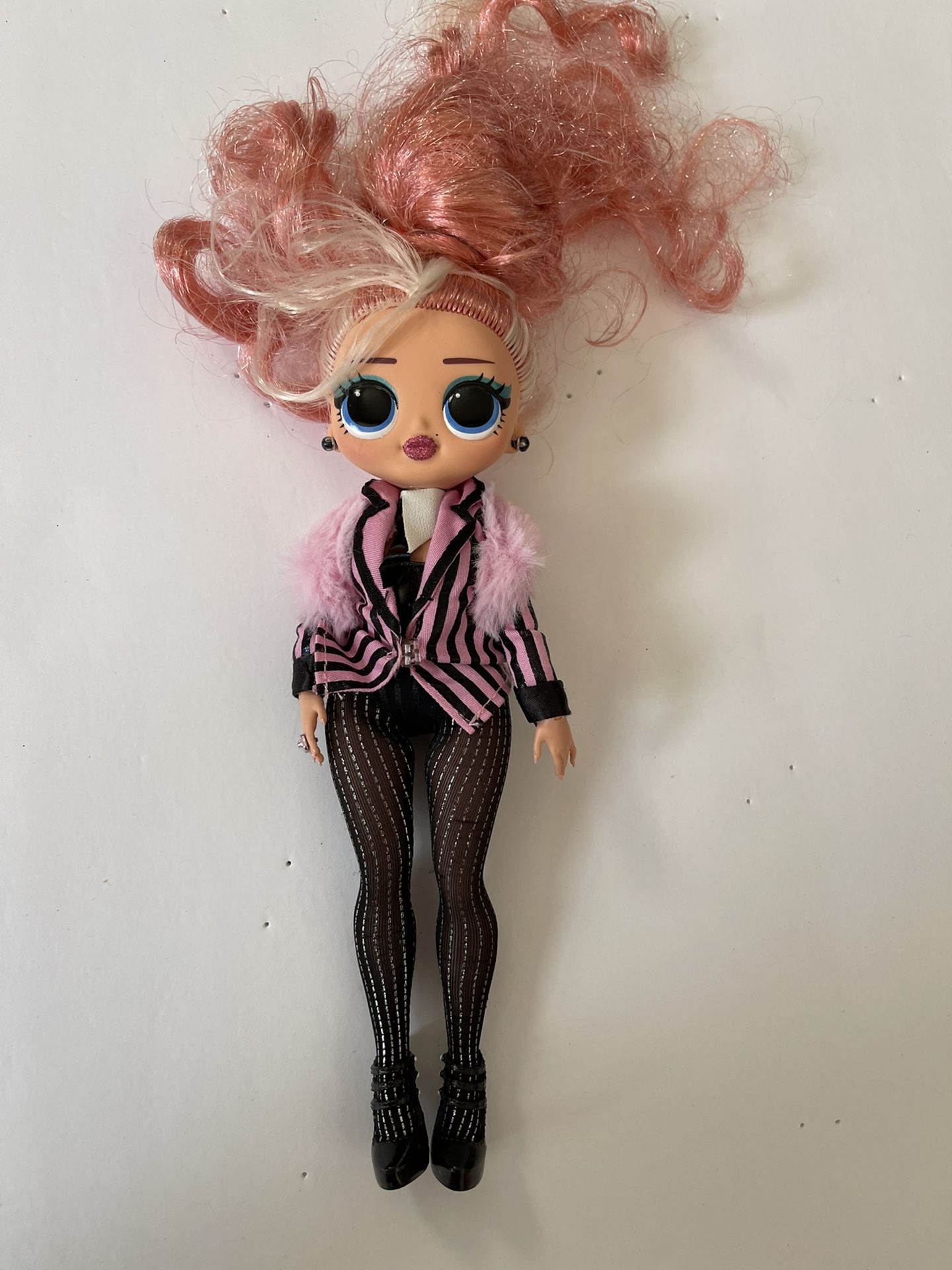 LOL Surprise Doll OMG Winter Chill Long Pink Hair MGA