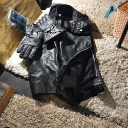 Biker Chaps And Gloves Make Fair Offer I Think They're Women's Size Small But They're Like New Made In Pakistan. House Of Leather!!!