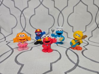 Sesame Street Workshop Lot Of 5 Figures 3” Tall Hasbro  Elmo, Zoe, Big Bird 2010