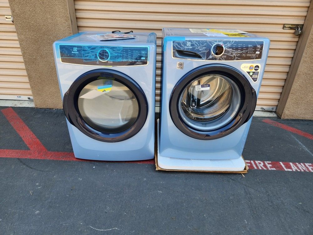 Electrolux Front Load Washer Gas Dryer