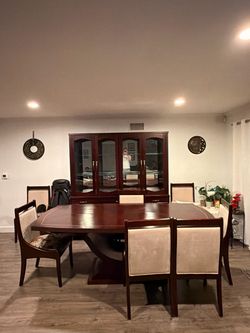 DINNER TABLE + 8 CHAIRS