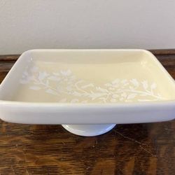 LIKE NEW Porcelain Pedestal Soap Dish with Cut Out Relief