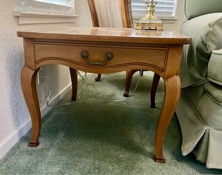 Beautiful Heritage Wooden Side Table – Excellent Condition