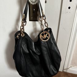 Black Michael Kors Bag 100$