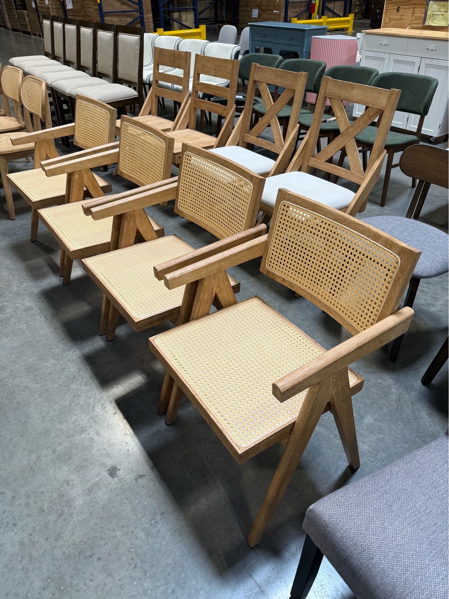 Modern Dining Chair, 4 Pieces Set!!