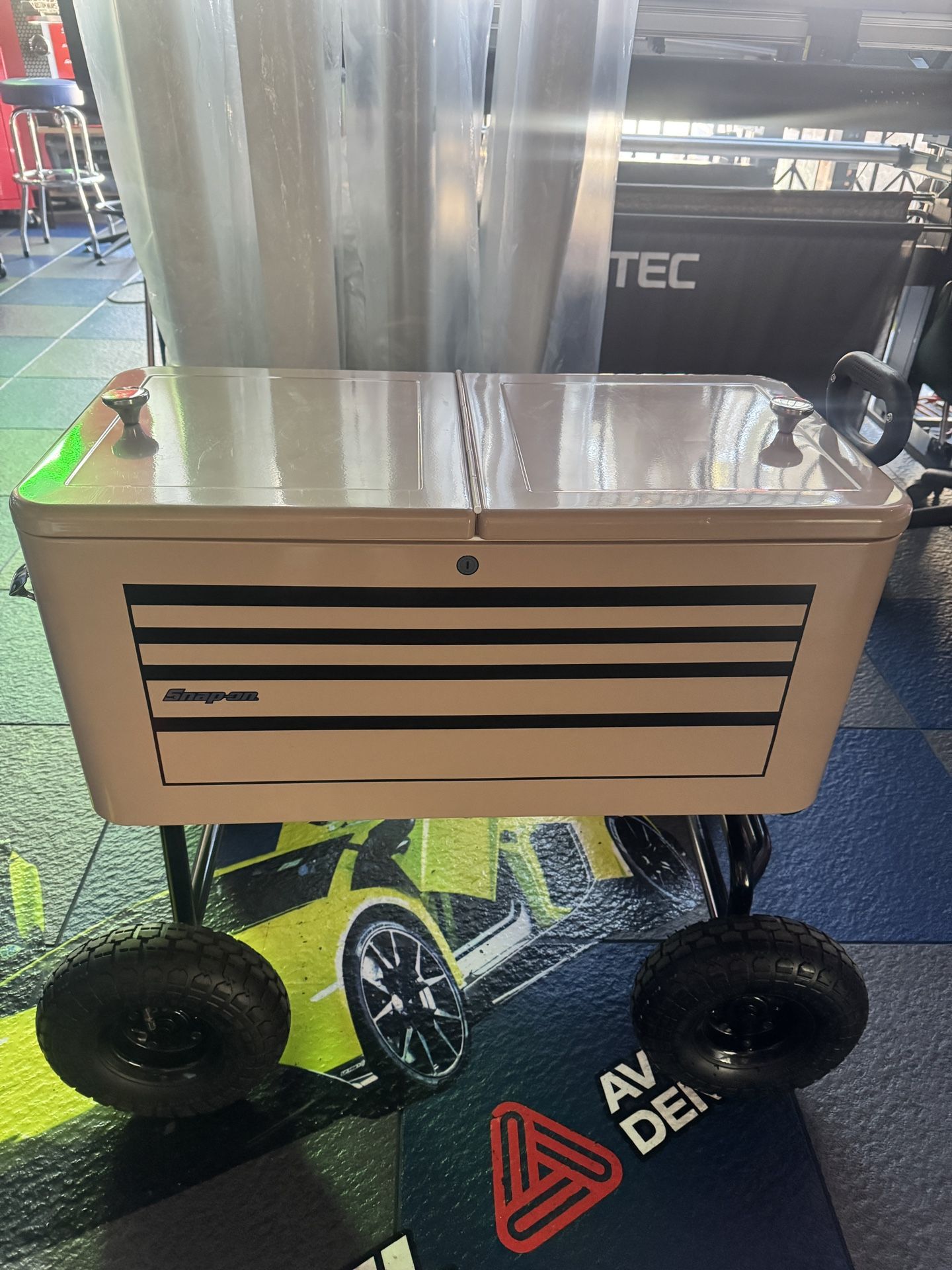 Snap On Tools Wheeled Cooler