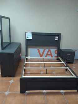 4 piece queen bedroom set queen bed frame dresser mirror nightstand