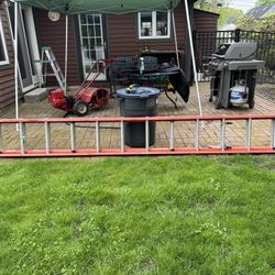 24’ Werner Fiberglass Ladder 