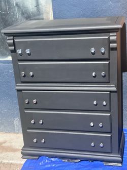 Black 5-Drawer Tall Dresser Chest
