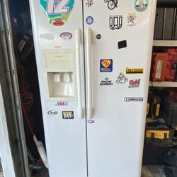 Refrigerator Freezer Works Great 