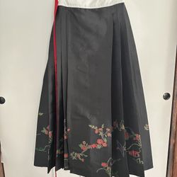 Hanfu Skirts Mamianqun Traditional Chinese Ming Dynasty Style Beautiful  Length 41” Max waist 39”  Great condition 
