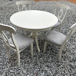 Angel Line 5-Piece Lindsey Dining Set