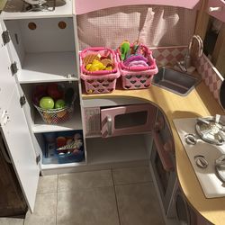 Play kitchen with all accessories