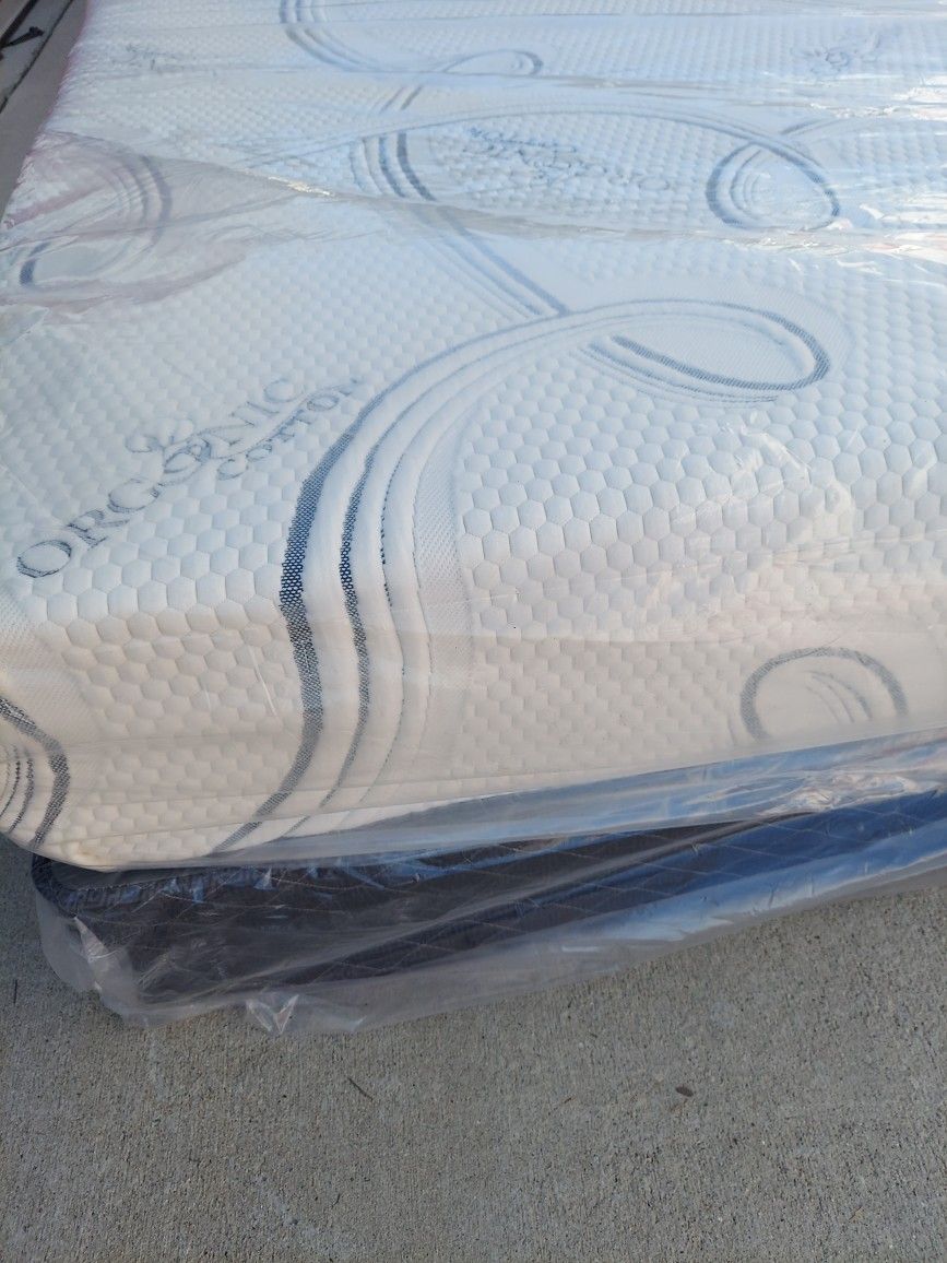 TWIN MEMORY FOAM MATTRESSES SET WHIT BOX SPRING BRAND NEW ✅️