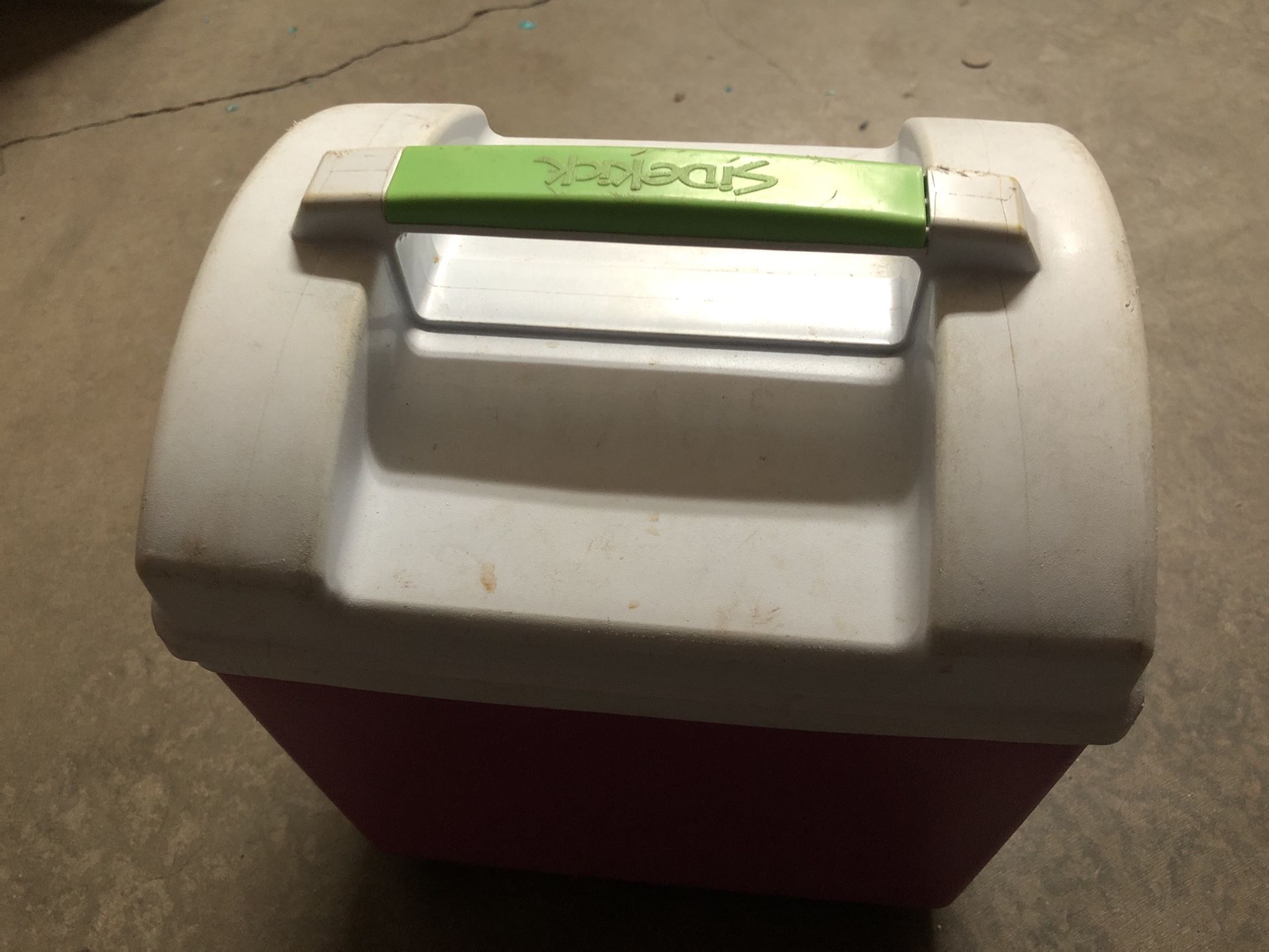 Rubbermaid Mini Cooler
