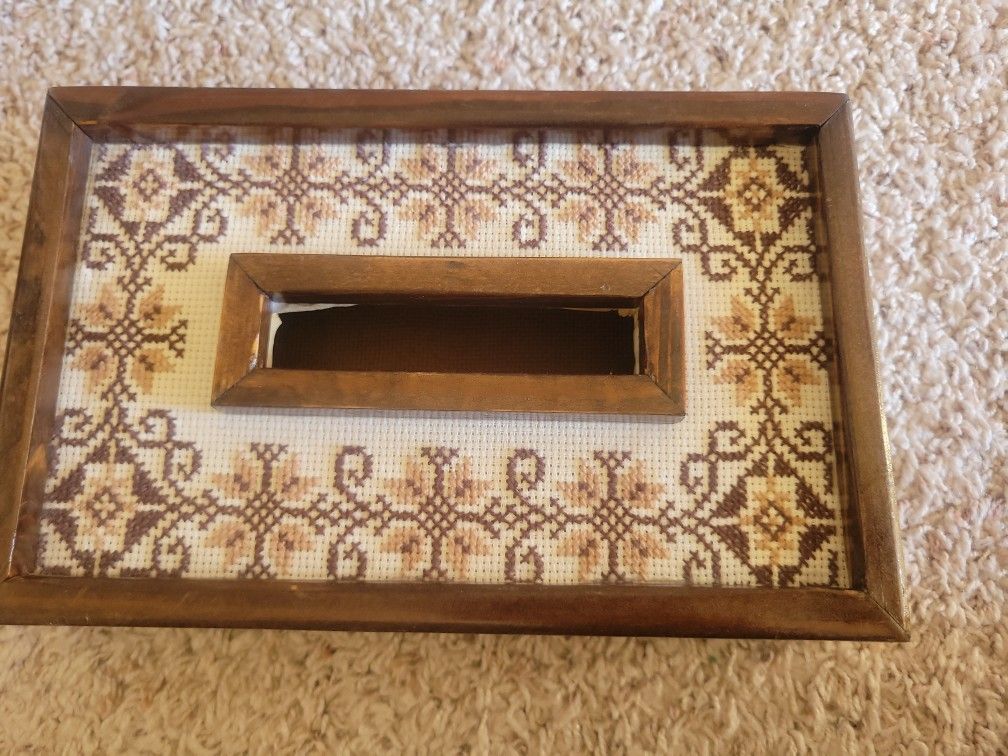 Vintage Wooden Fabric Embroidery Tissue Box