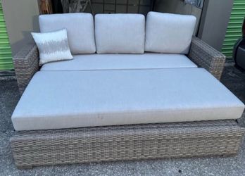 Brand New! Thomasville Dillard High End Convertible Outdoor Patio Sofa Set