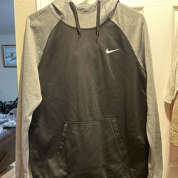 nike dry fit sweatshirt 