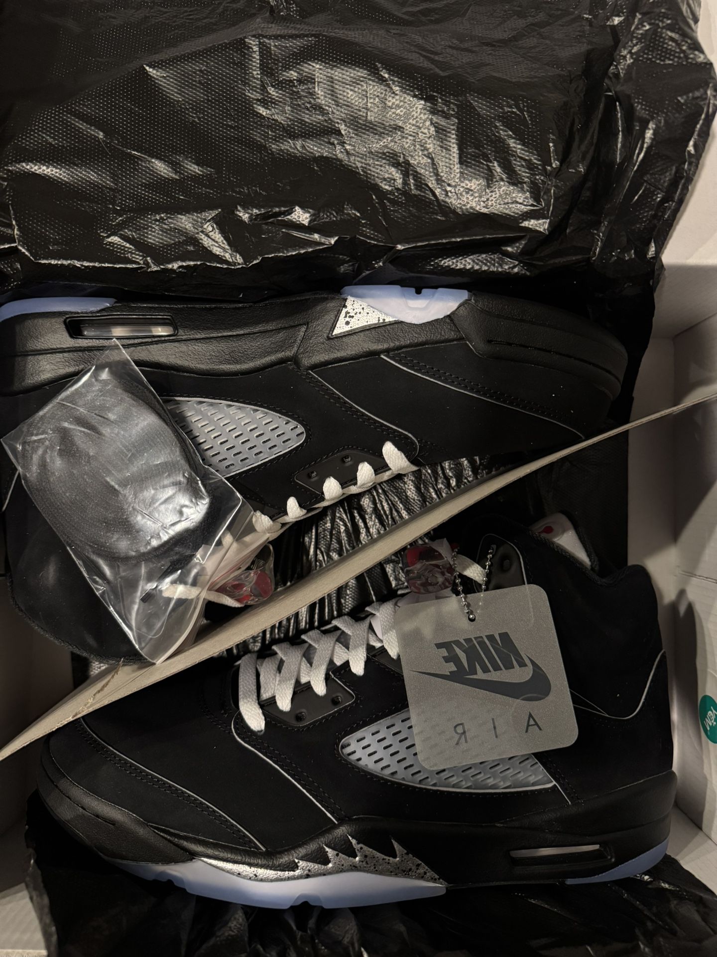 Jordan 5 Black Metallic Reimagined