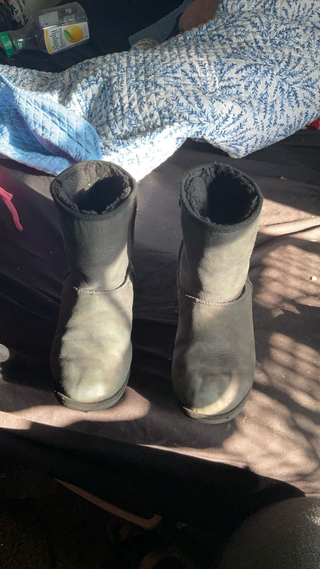 Girls Uggs Waterproof Size 6