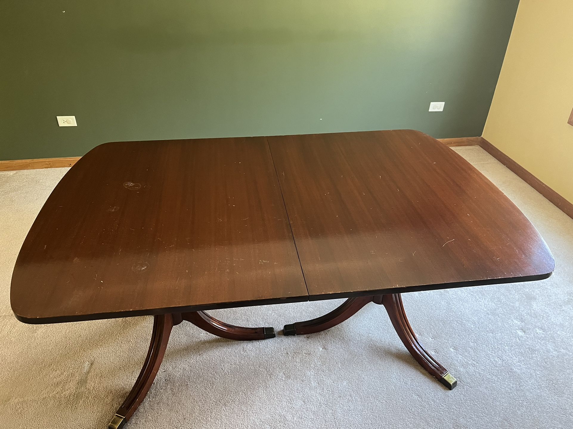 Antique Mahogany Duncan Phyfe Dining Table