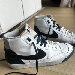 Nike - Blazer Mid ‘77 ‘Remix’ 