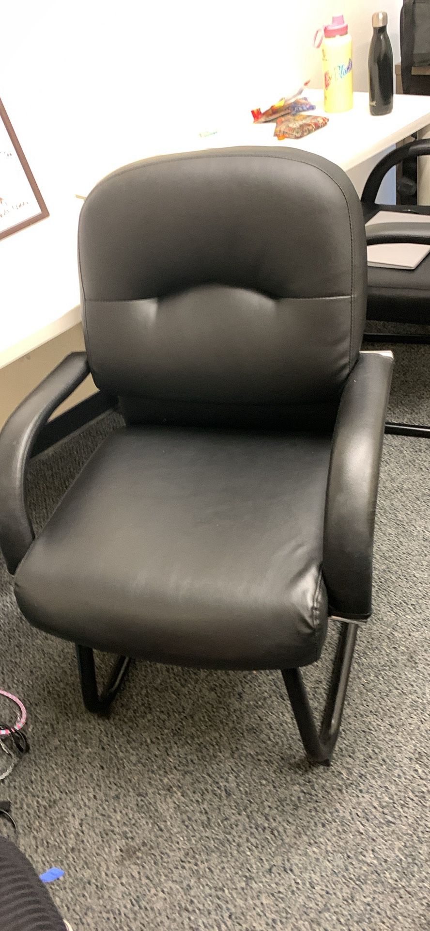 FREE/ GRATIS OFFICE CHAIRS/FURNITURE - FCFS