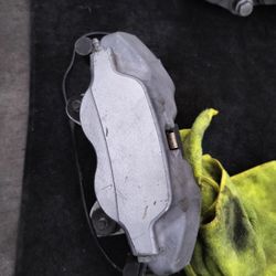 2017 Bmw 530 Left Front Caliper