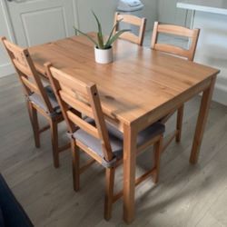 Solid Wood Dining Table Set with 4 Chairs 46x29x29h