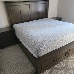 Bed + 3 Nightstands Set (2 Small + 1 Large)