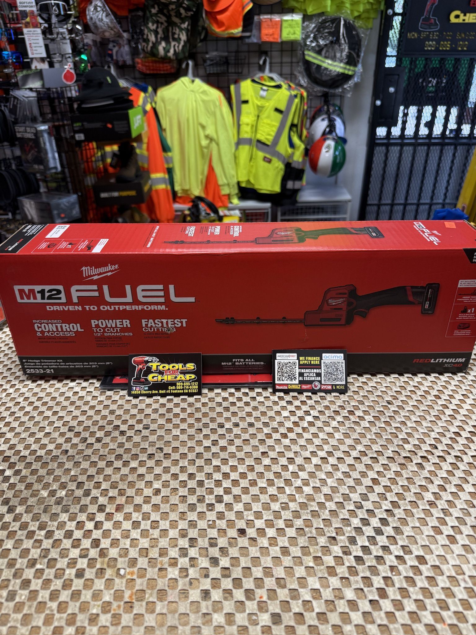 Milwaukee M12 FUEL 8 in. 12V Lithium-Ion Brushless Cordless Battery Hedge Trimmer (Tool-Only)