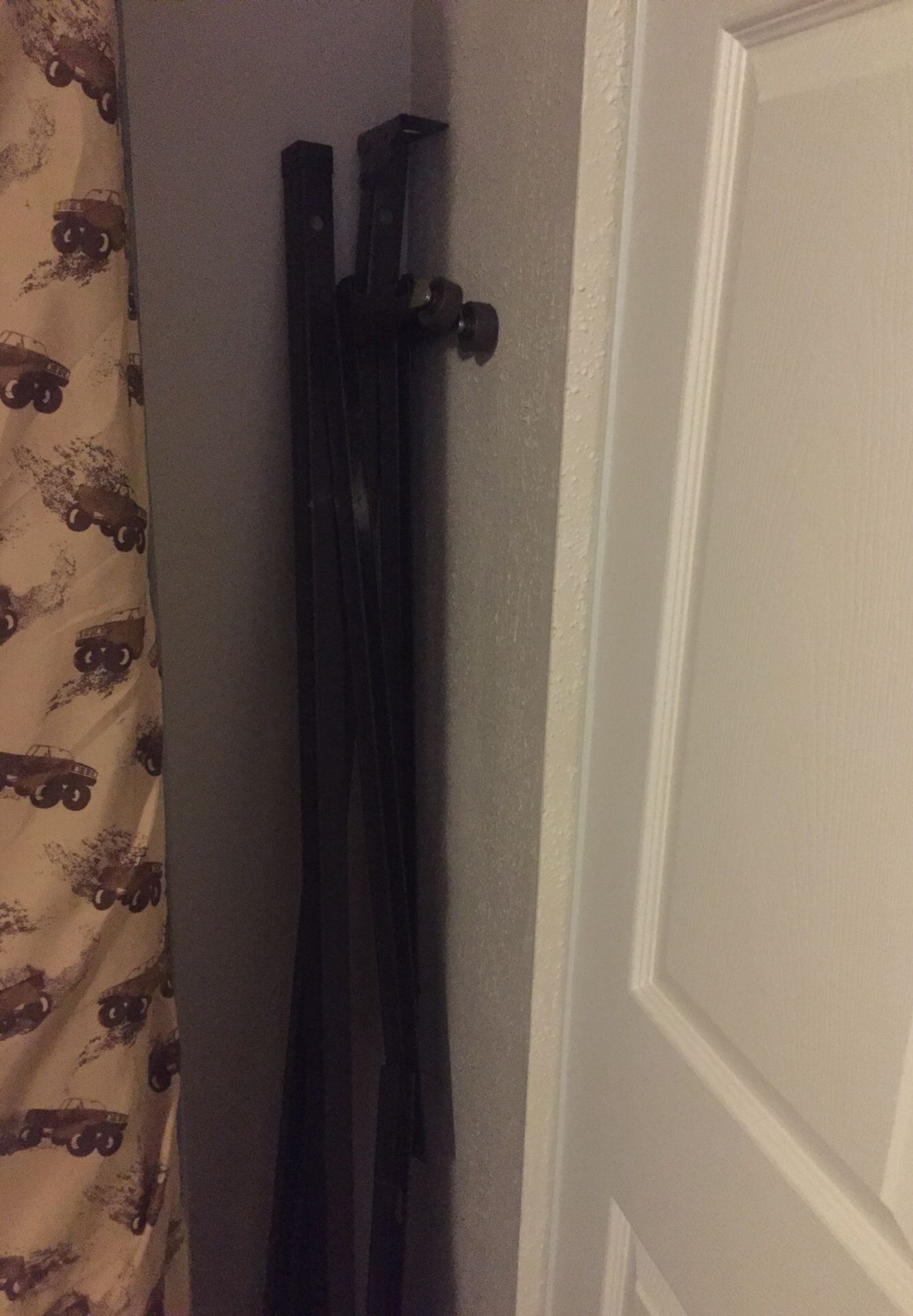 Twin size bed rails