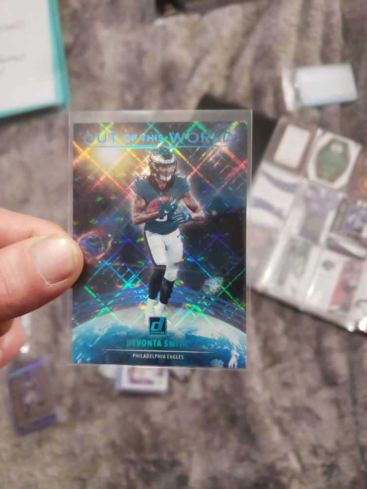 Donruss Cosmic Out Of This World Devonta Smith #d/100
