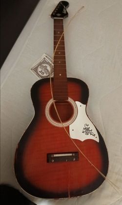 ACOUSTIC VINTAGE GUITAR!!! Deal!!!!!