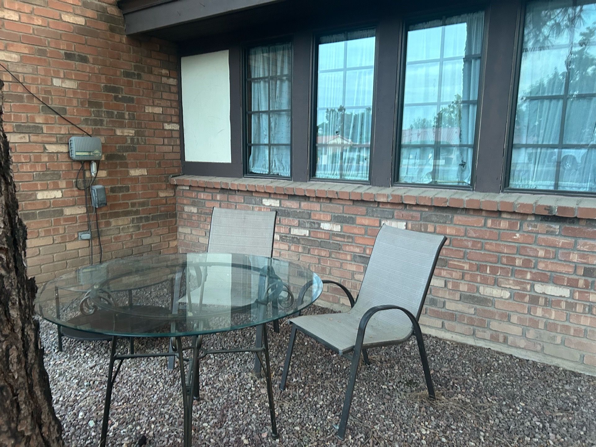 42” round patio dining table