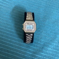CASIO WOMEN WATCH BRAND NEW 