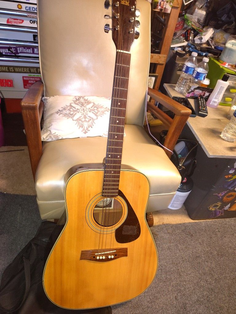 Hondo H158 Acoustic Guitar