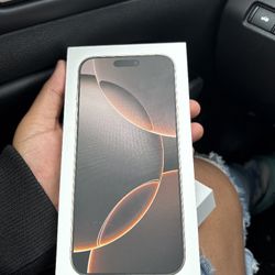 iPhone 16 Pro Max