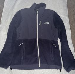 The North Face, women purple fleece sweater, size medium