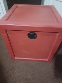 Wooden storage container w flipping lid