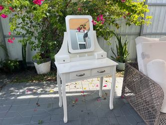 White Vanity Dressing Table with Mirror