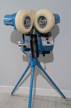 JUGS MINI3 Baseball Pitching Machine