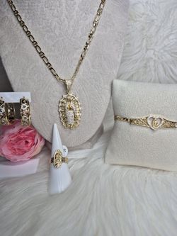 Beautiful Set High Quality Jewelry Hypoallergenic Waterproof Non Tarnish Excellent Quality Prices On Description 