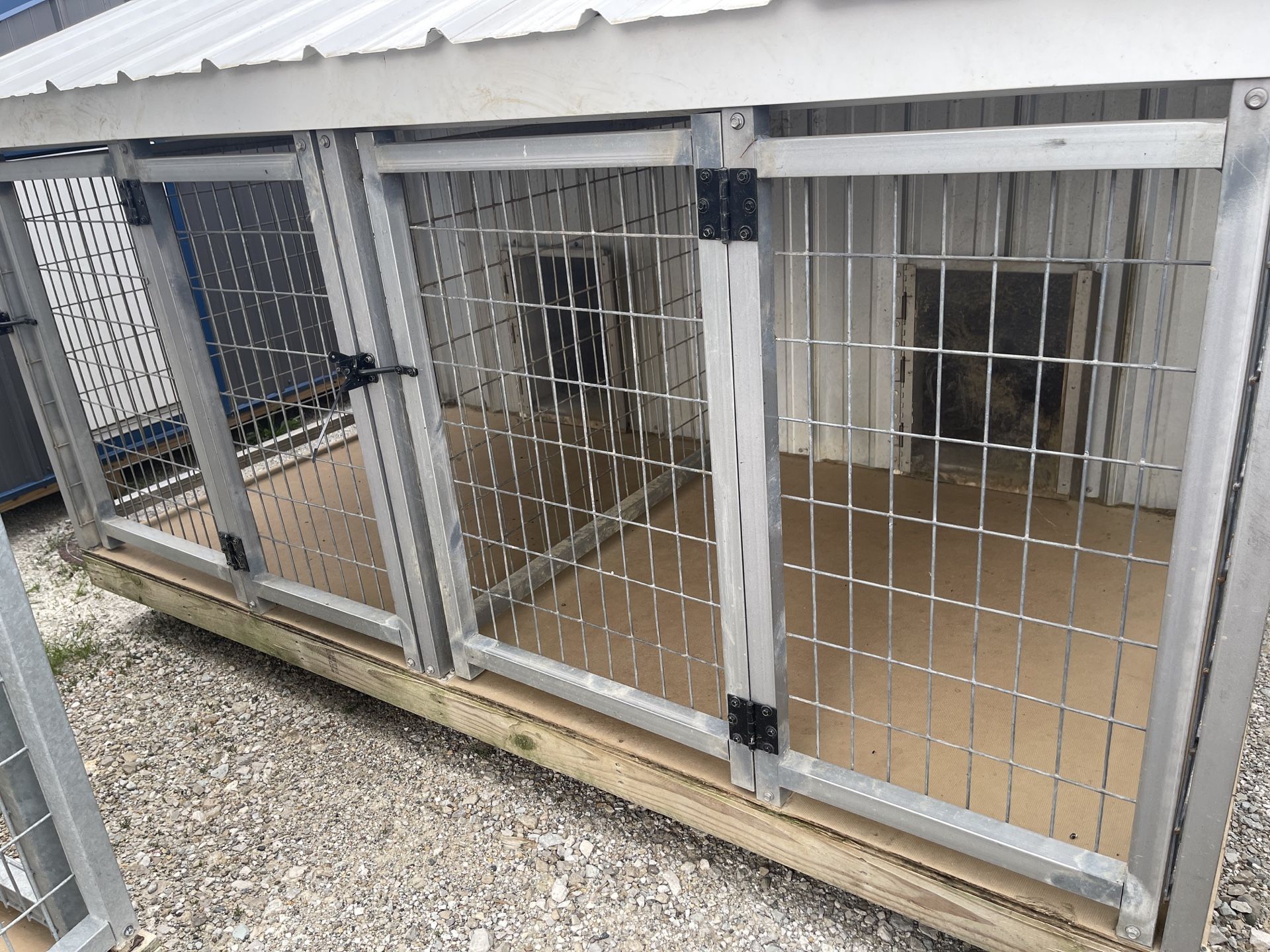 Repo 8x8 2 Run Standard Kennel (PLEASE SEE DESCRIPTION)