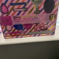 Danielle Creations Deluxe Beauty Set 12 Pieces 